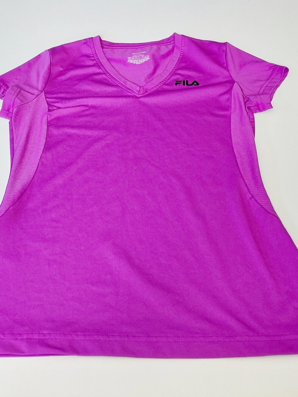 FILA Sport Women's  Purple Short Sleeve V Neck  Active  T-Shirt Size Small